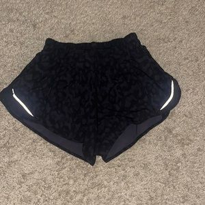 Lululemon Hotty Hot shorts size 4